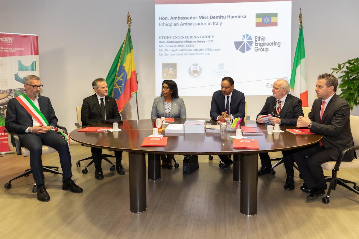 Faresin Formwork and Ethio Engineering Group sign an agreement