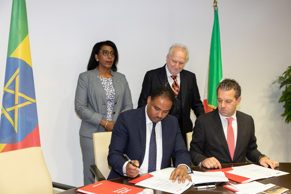 Faresin Formwork and Ethio Engineering Group sign an agreement